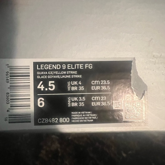 Nike Soccer Cleats woman size 6 new - Picture 2 of 6